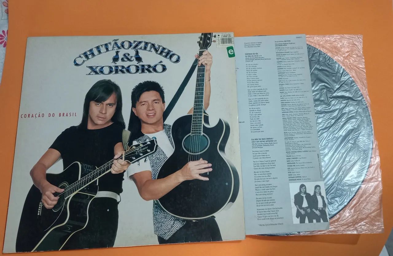 Vinil Chitãozinho E Xororó - Coração Do Brasil (1994) LP Original - Foto 4