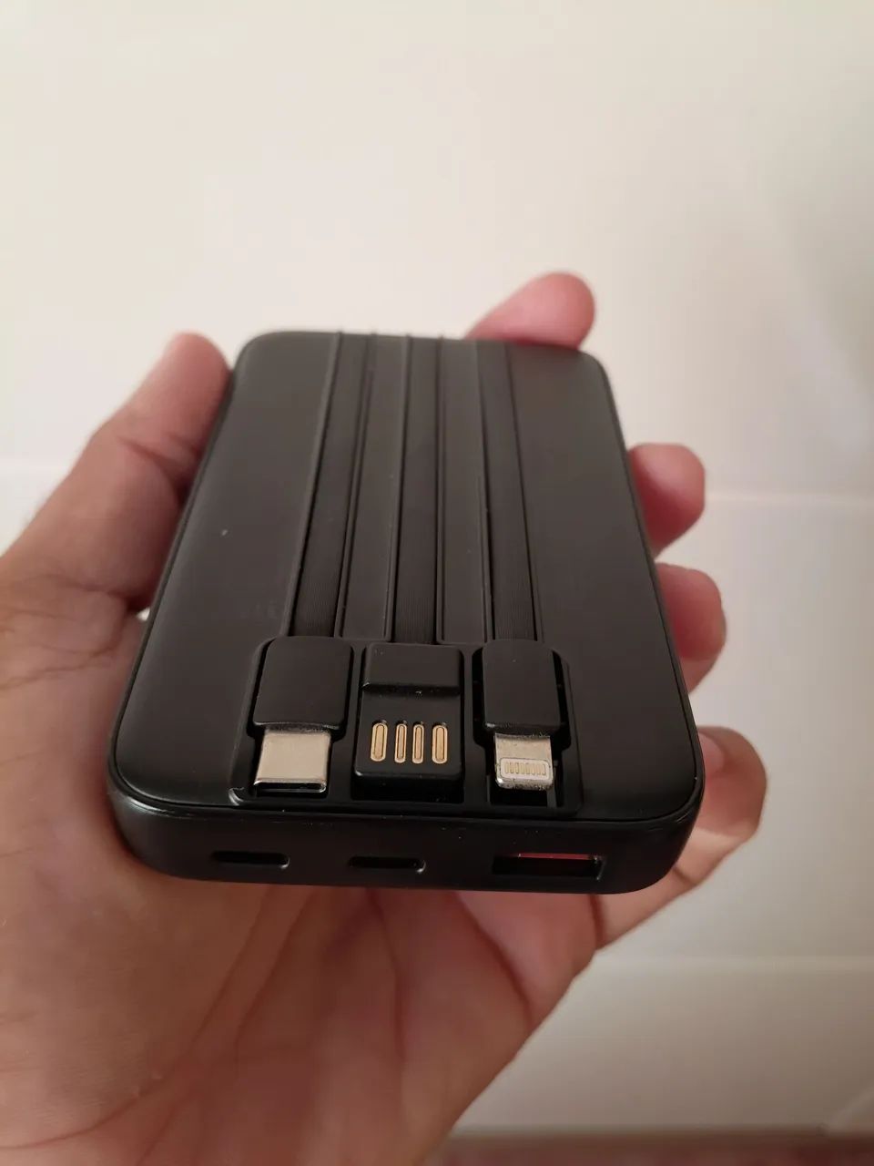 Carregador Portátil 10000mAh com indução e cabos - Foto 2