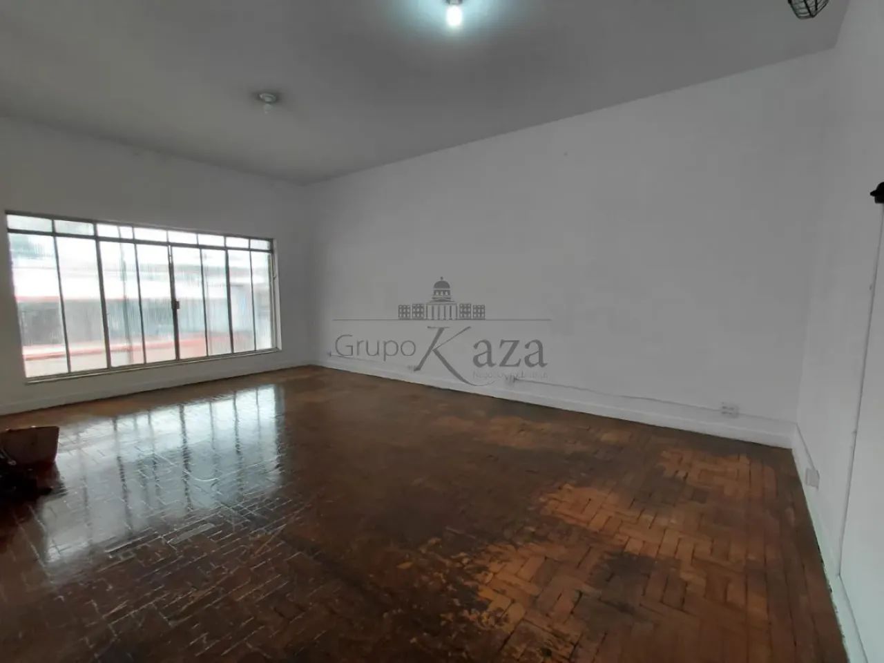 Oportunidade - Casa - Jardim São Dimas - 3 Dormitórios - 241m². - Foto 2