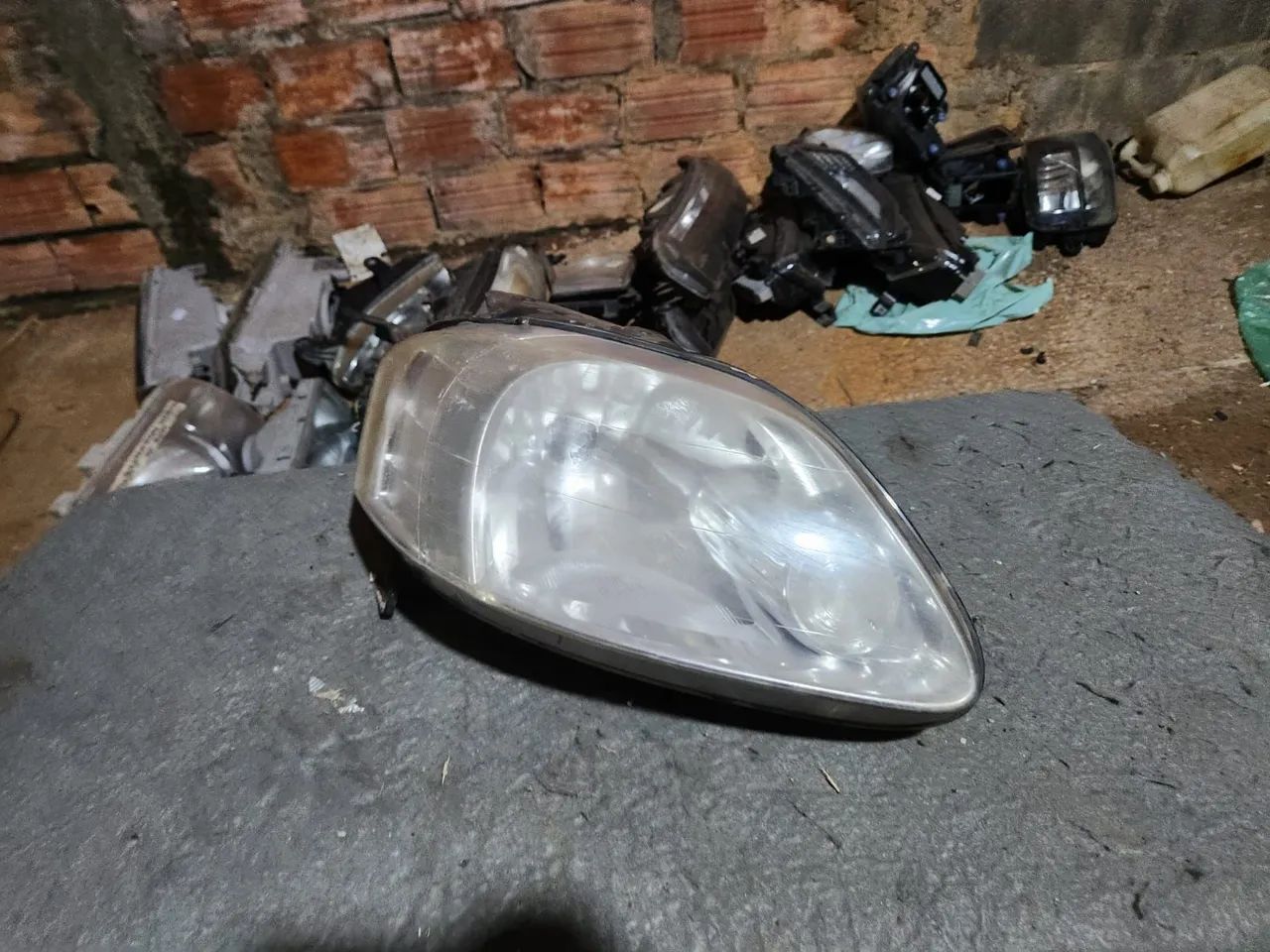 Farol direito Fox foco simples 03/10 original 