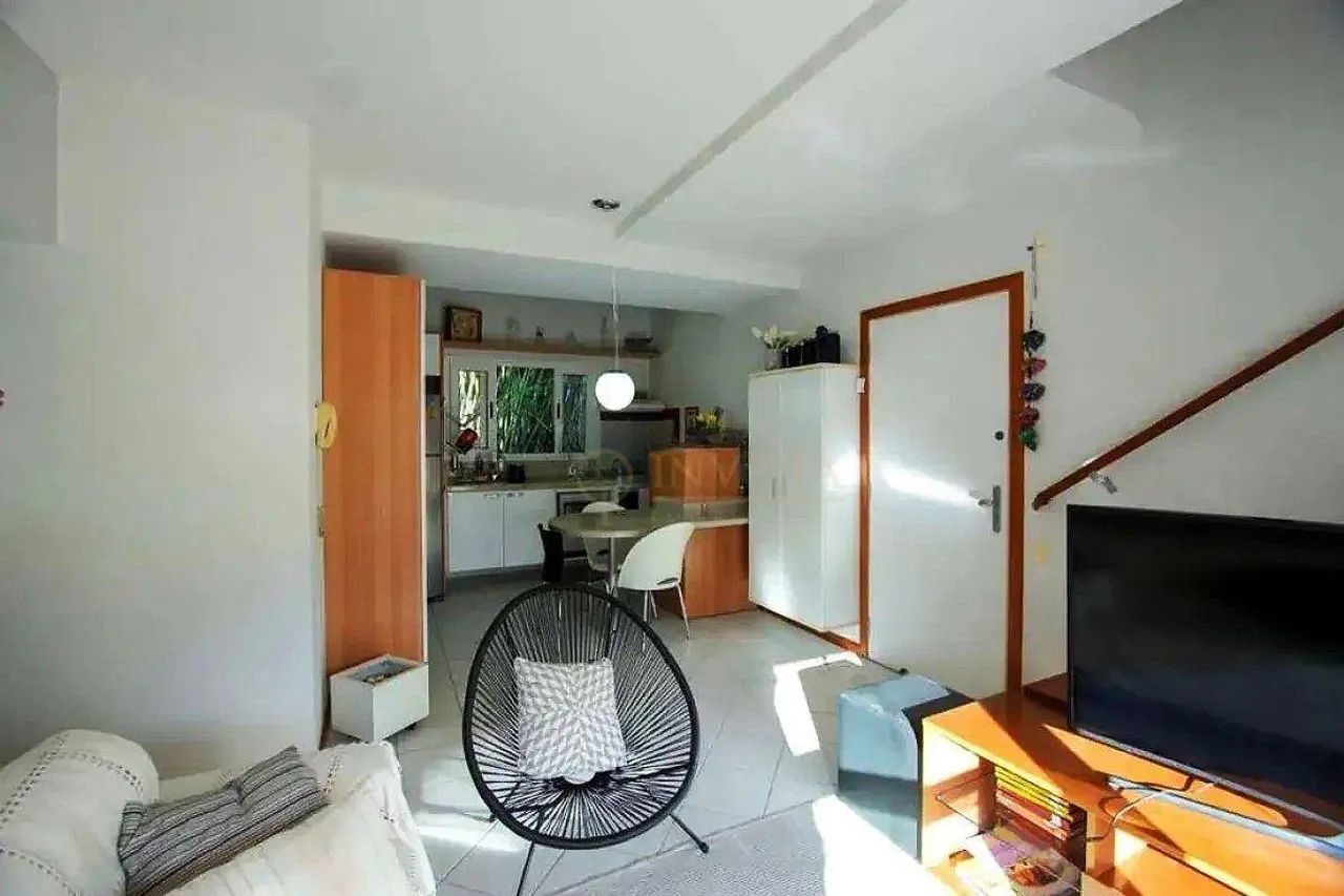 Apartamento duplex com 3 dormitórios no Canto da Lagoa, em Florianópolis - Foto 5