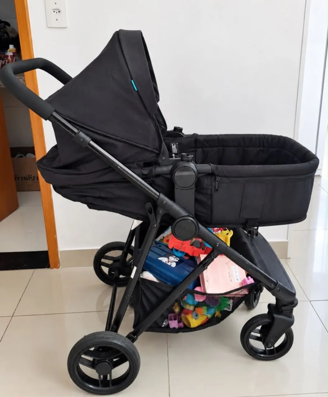 Carrinho Moisés e bebê conforto (acompanha colchonete)