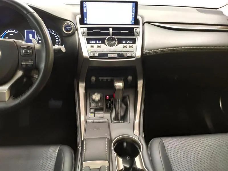 Lexus NX-300 H Luxury 2.5 16V Aut., foto 14 de 20