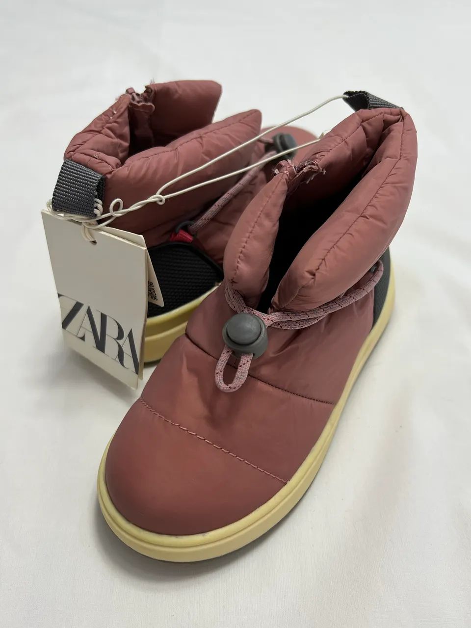 BOTA ZARA INFANTIL ACOLCHOADA NOVA N°22 - Foto 2