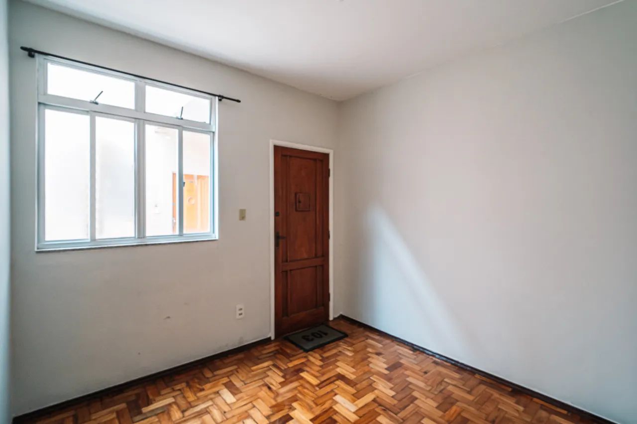 Apartamento na Rua Oswaldo Aranha em São Mateus com 2 quartos e área externa