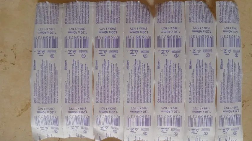 7 Kit fluidoterapia Ringer Lactato 250ml, equipo macrogotas e ag 1,20 x 40mm 18g x 1 1/2" - Foto 6