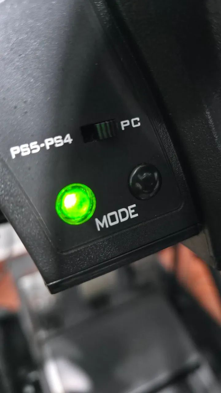Volante thrustmaster t300 RS + pedal - Foto 5