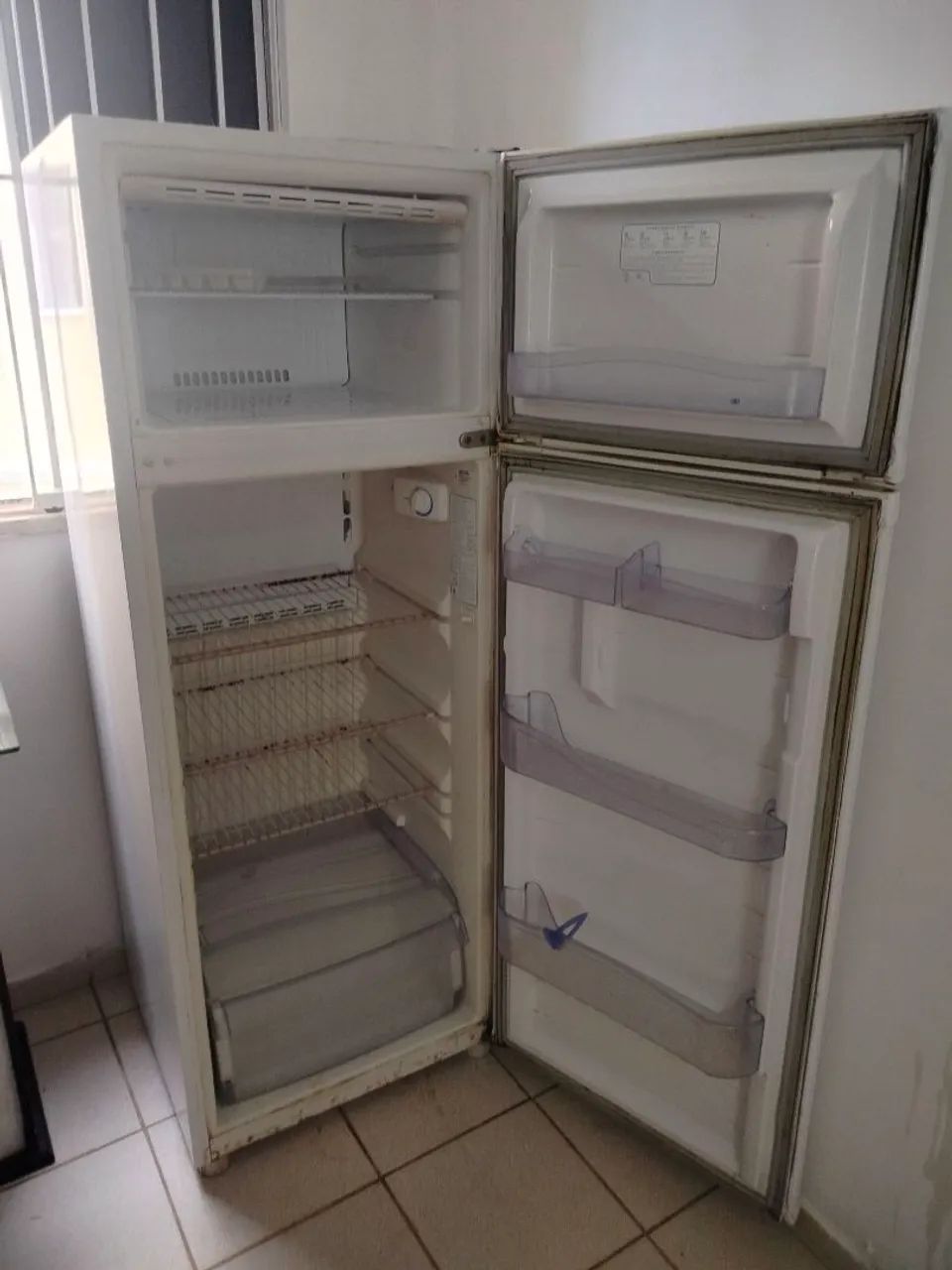 Geladeira  Consul 370L biplex - Foto 2