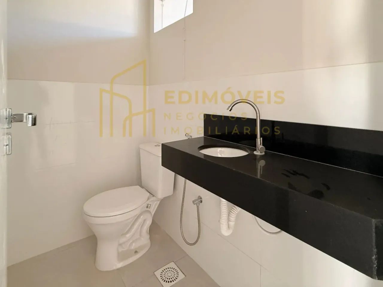 Charmosa Casa Duplex em São Francisco, Com 3 Quartos e Sala Ampla! - Foto 5