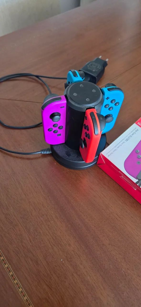 Nintendo Switch 1 + 2 controles + base carregadora - Foto 2