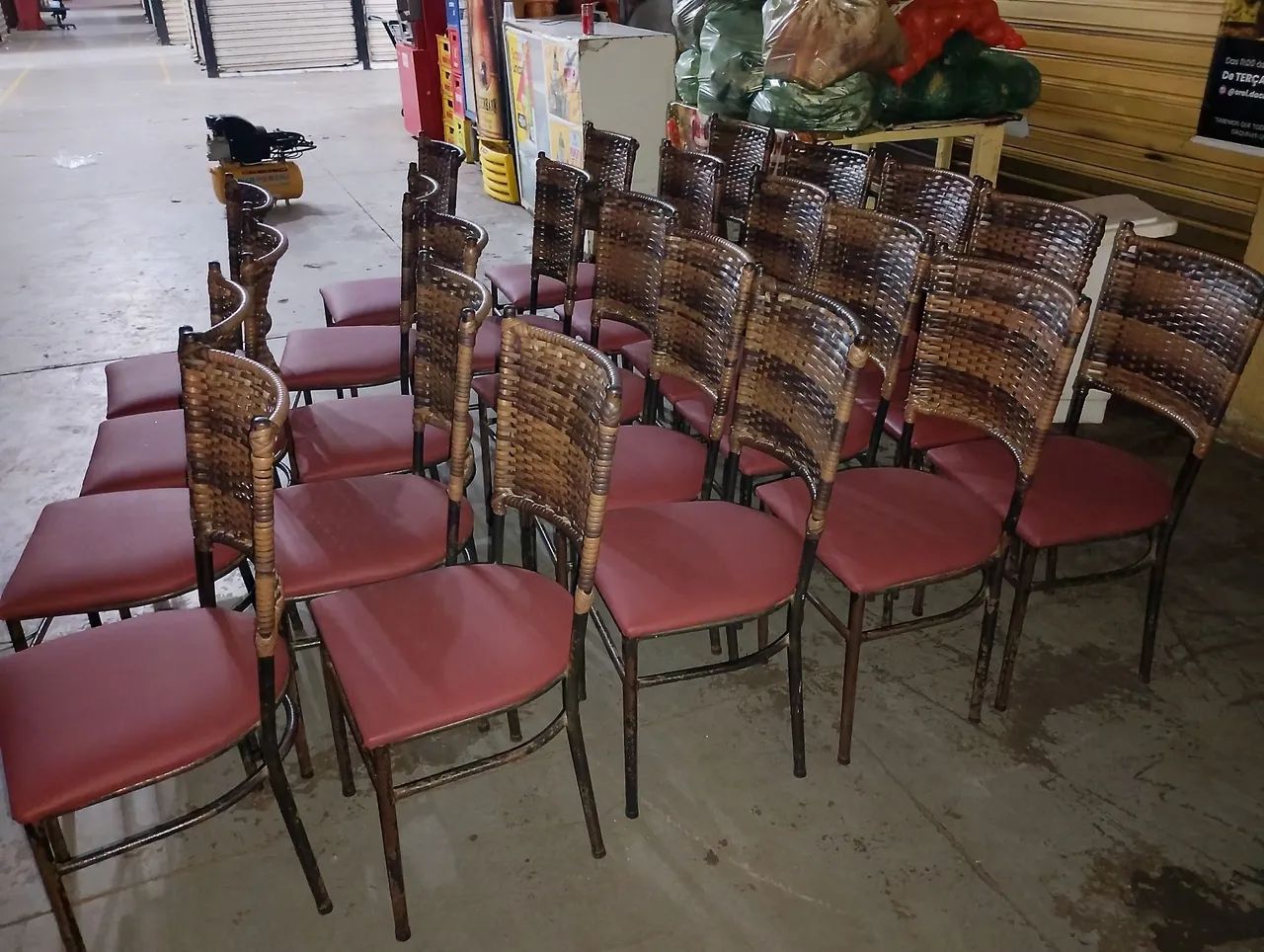 Reforma de sofás poltronas e cadeiras  - Foto 2