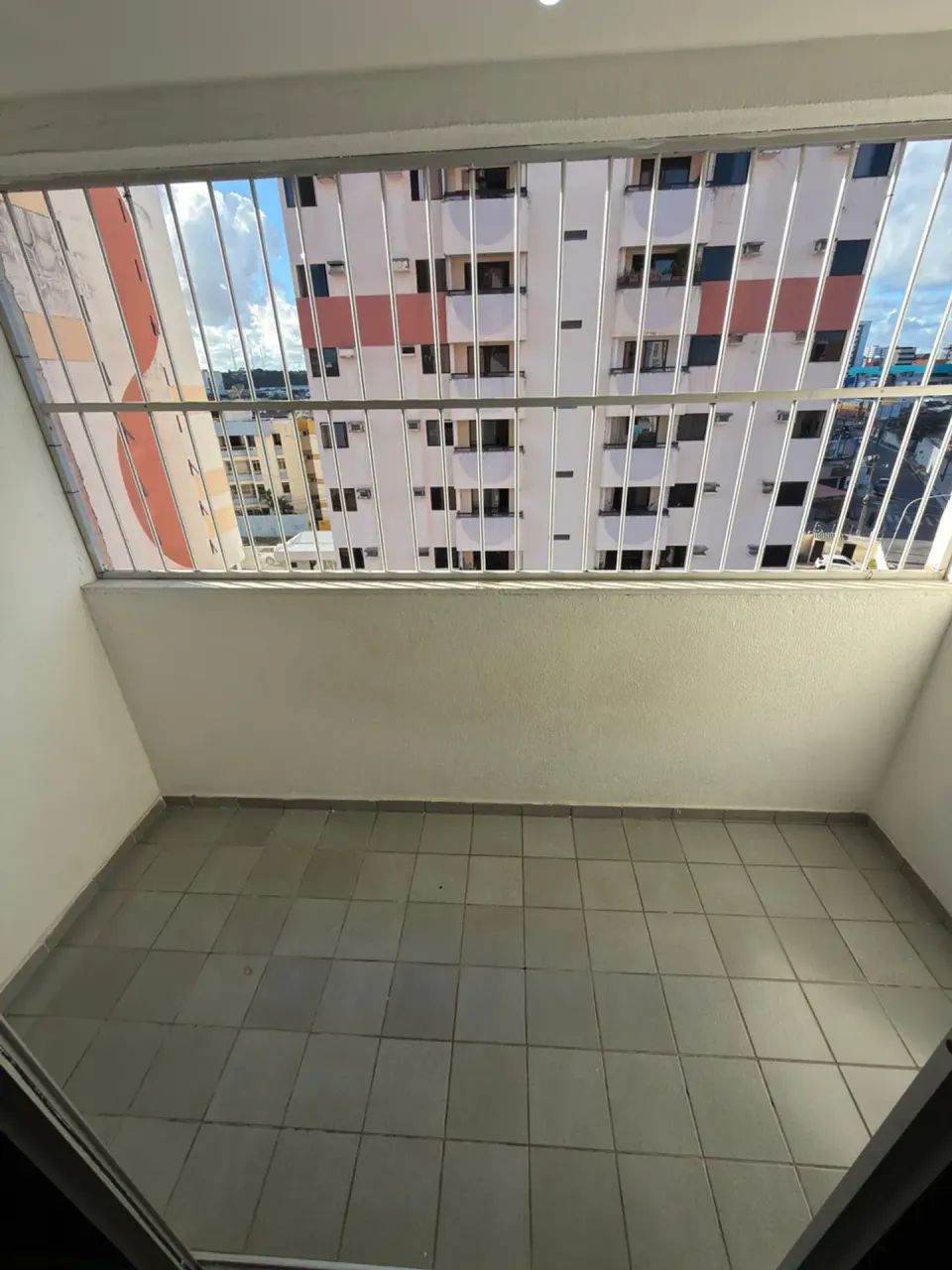 03 quartos sendo um suíte, varanda, na Ponta Verde - Foto 4