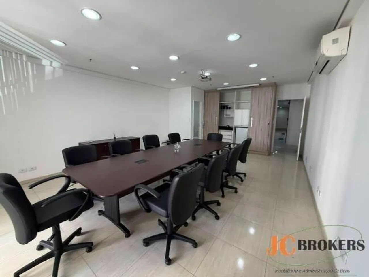 Conjunto Comercial com 50m² de área útil