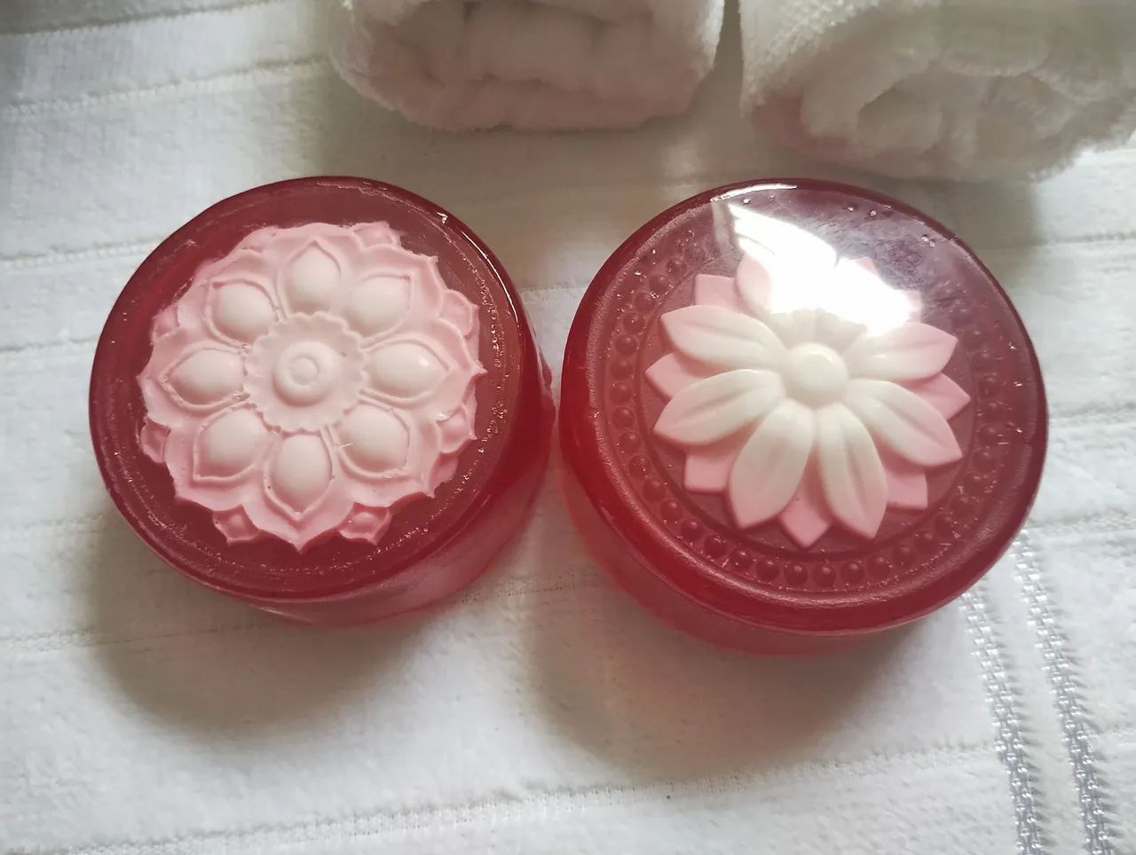 Kit 3 sabonete glicerinado perfumado morango  - Foto 4
