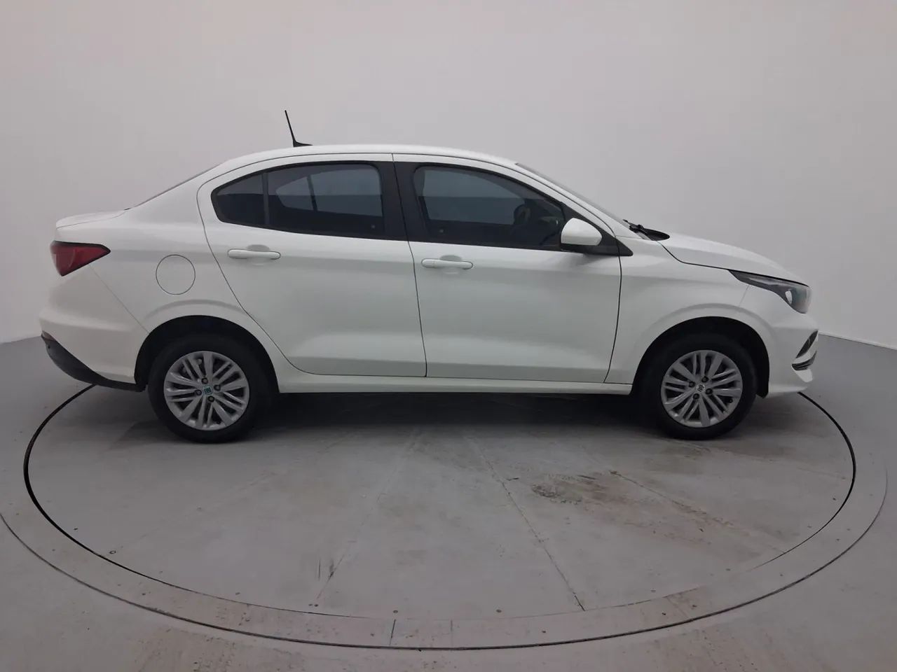 Fiat Cronos DRIVE 1.3 8V Flex Aut., foto 6 de 17