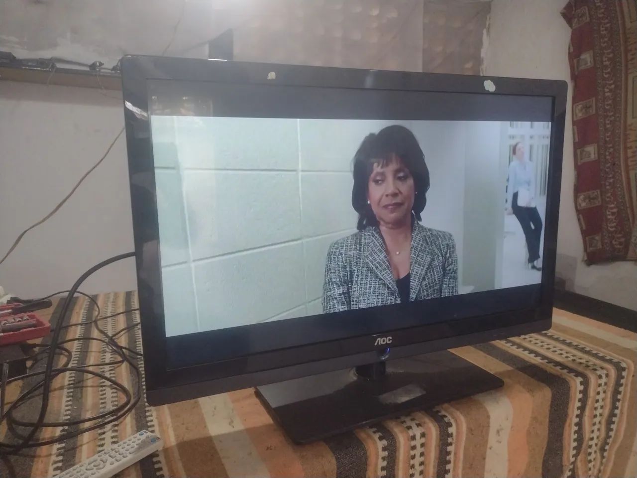 Vendo TV AOC 32 polegadas LED  - Foto 2