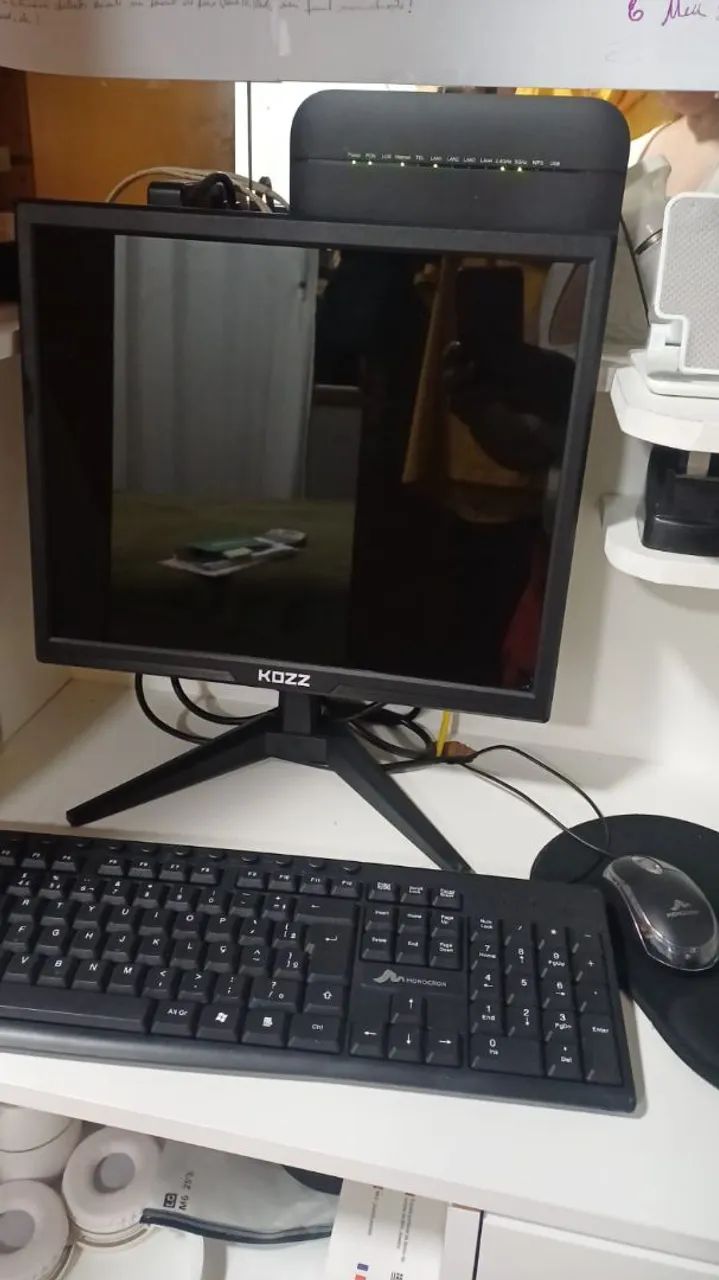 Vendo computador completo com mesa 