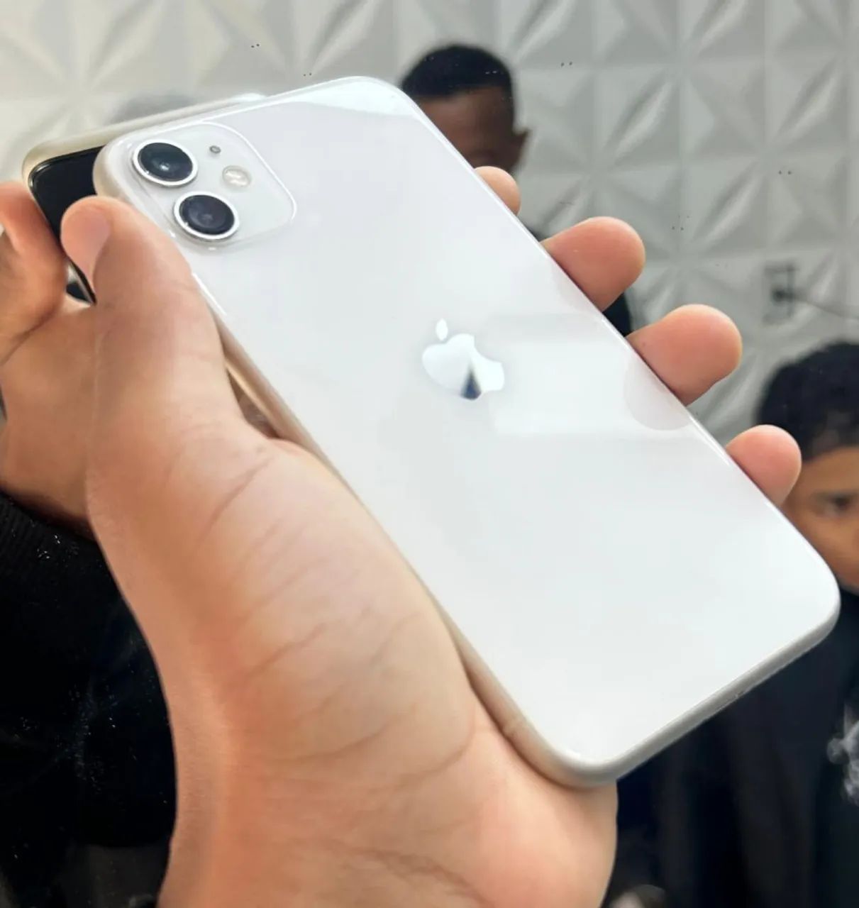 iPhone 11 branco  64GB IMPECÁVEL  - Foto 2