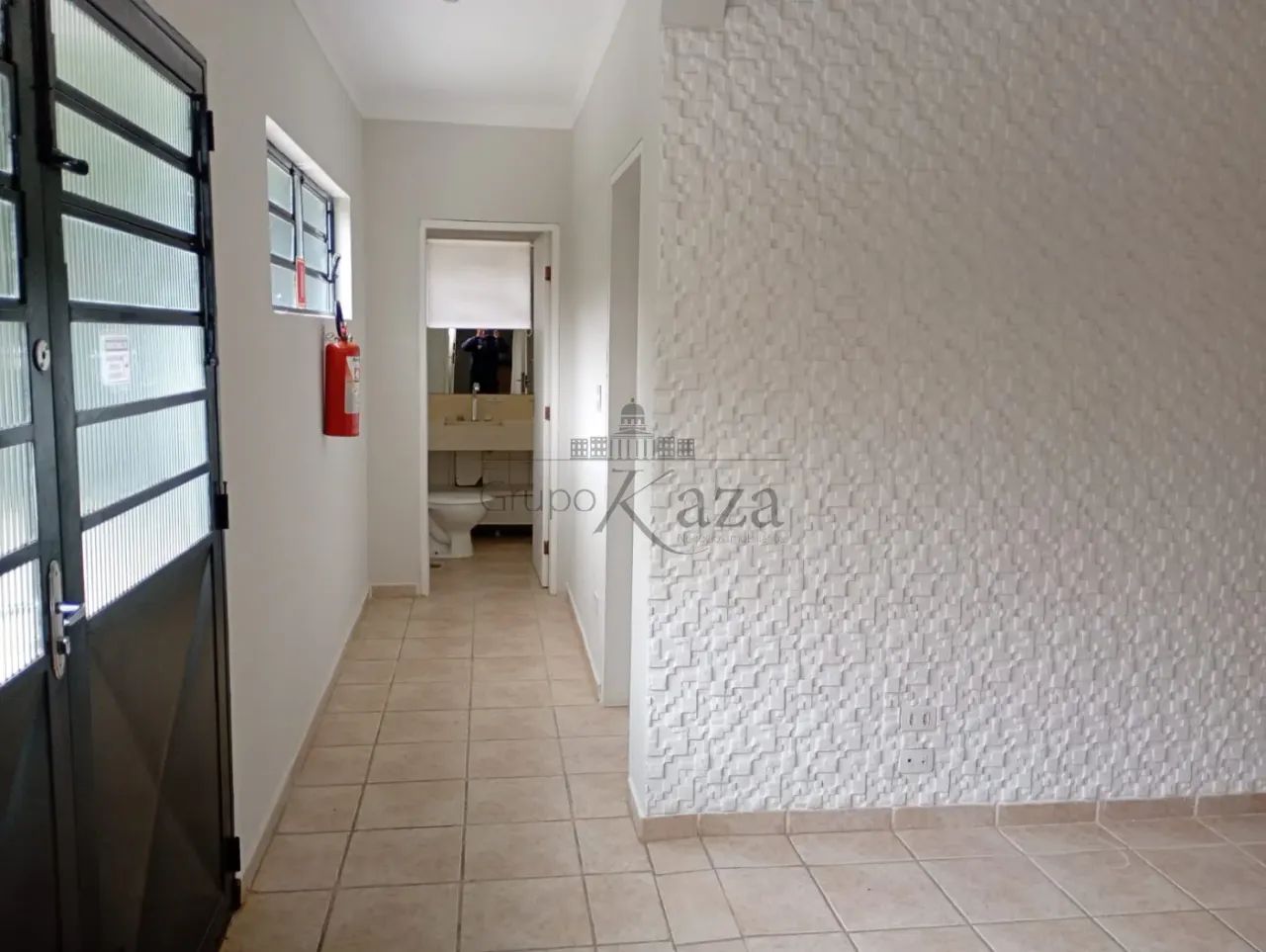 Sala Comercial 100m² - sala interna, 1 wc, 1 vaga - Foto 2