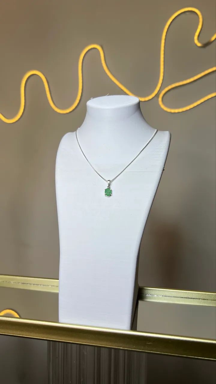 Pingente de esmeralda oval 