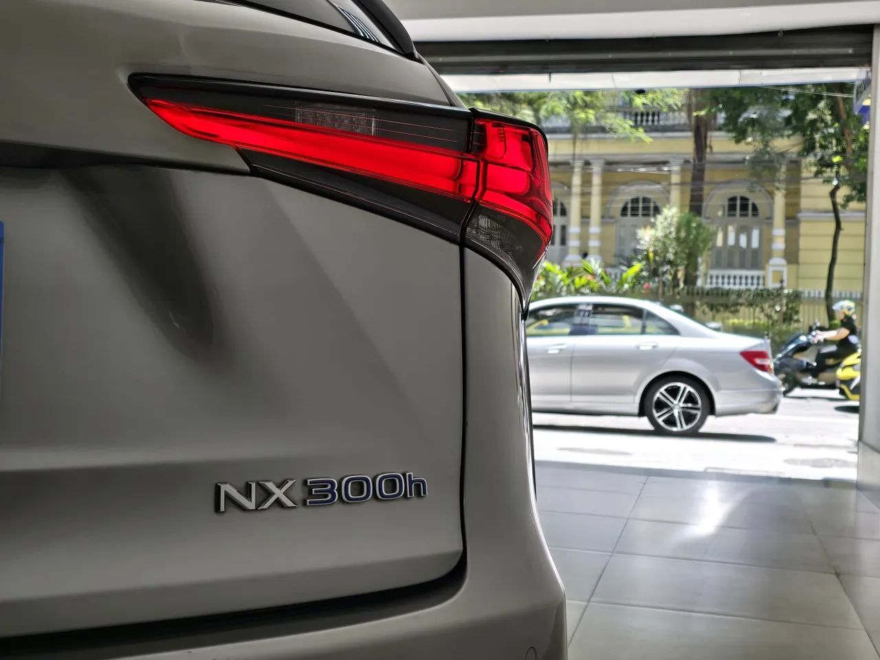 Lexus NX-300 H Luxury 2.5 16V Aut., foto 6 de 19