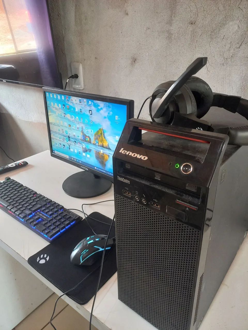 Computador completo no ponto de usar