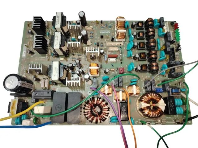Placa para Ar-condicionado - Hitachi (CC0000558B-1) Condensadora