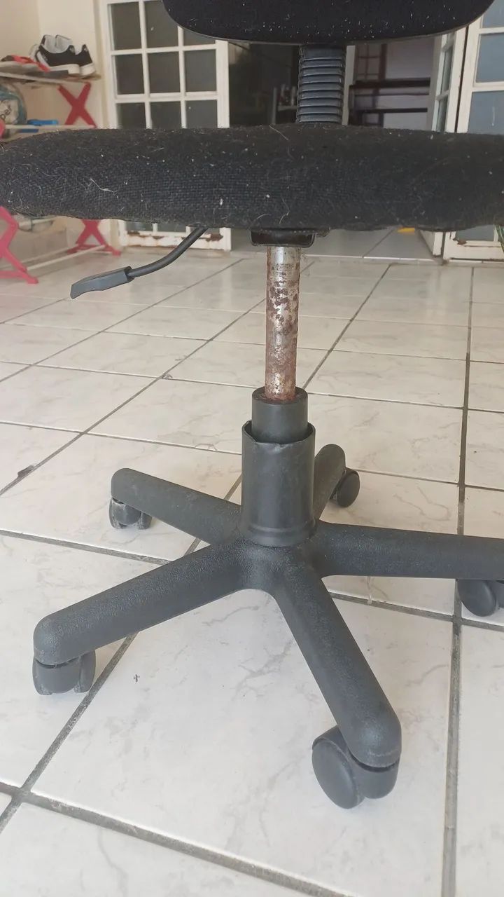 Cadeira escritório preta - Foto 2