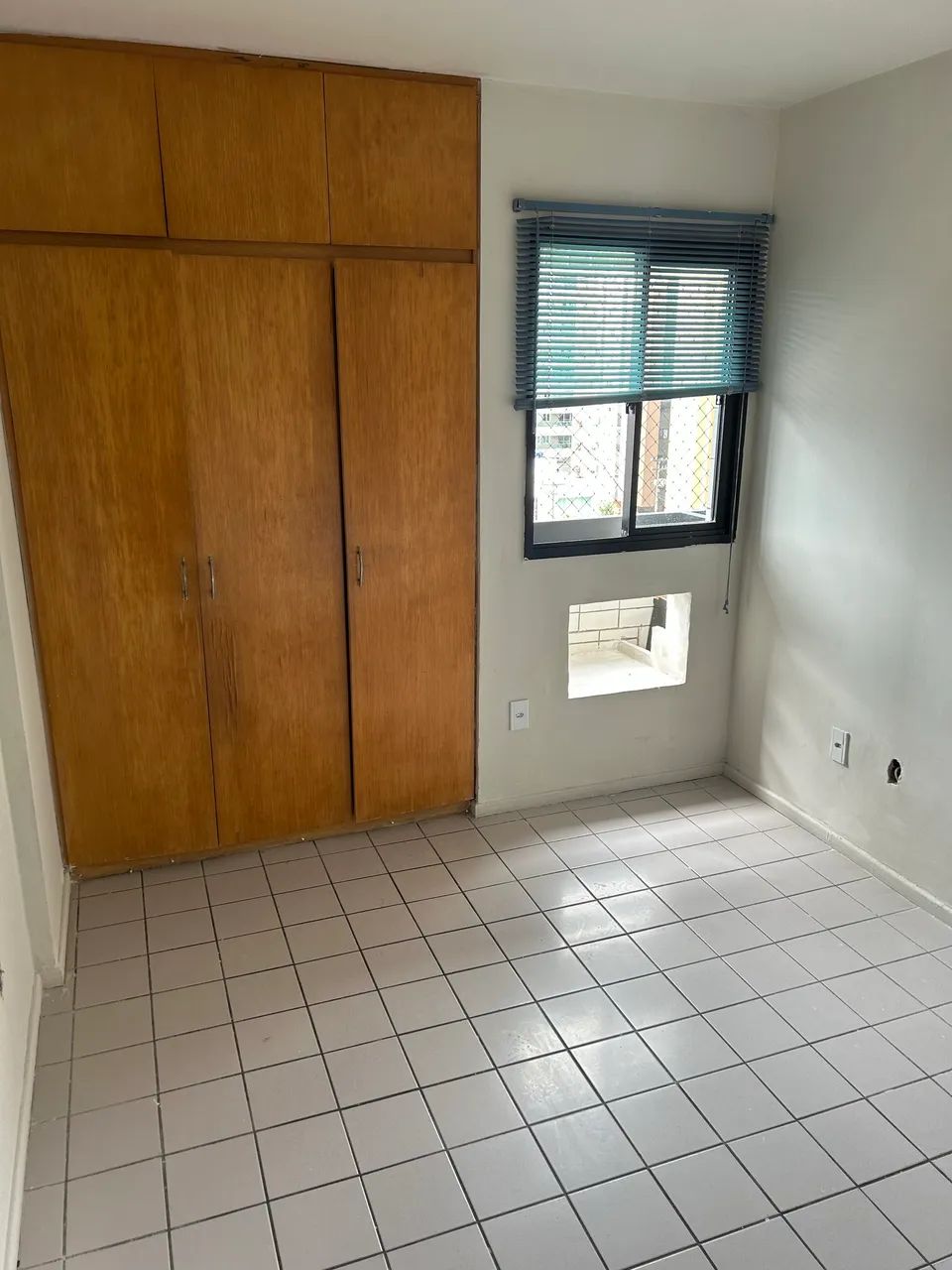 Alugo apartamento na ponta verde com 3 quartos e uma dependência, Contato: *99 - Foto 3