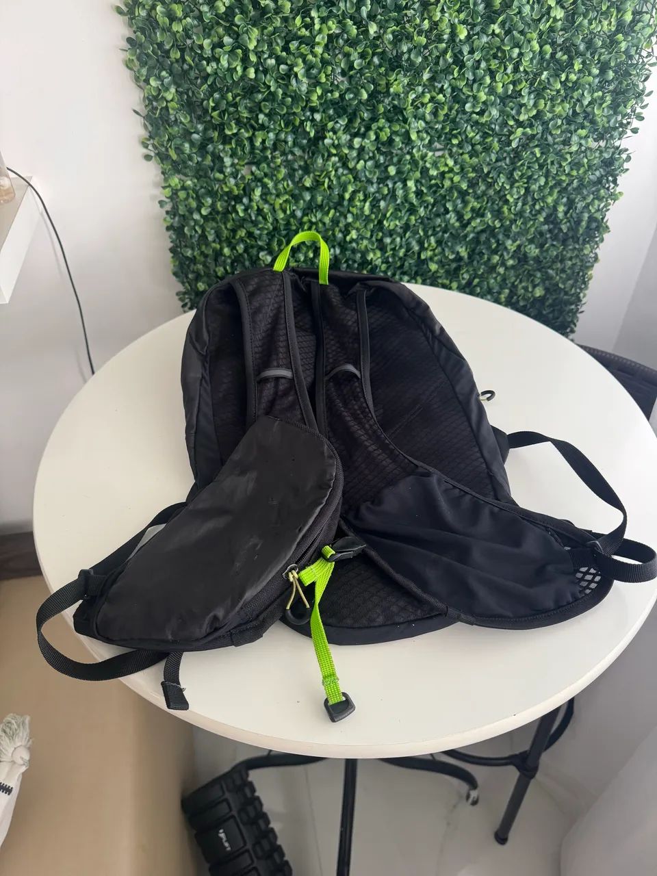 Mochila Asics Running Trilha corrida 10L  - Foto 2