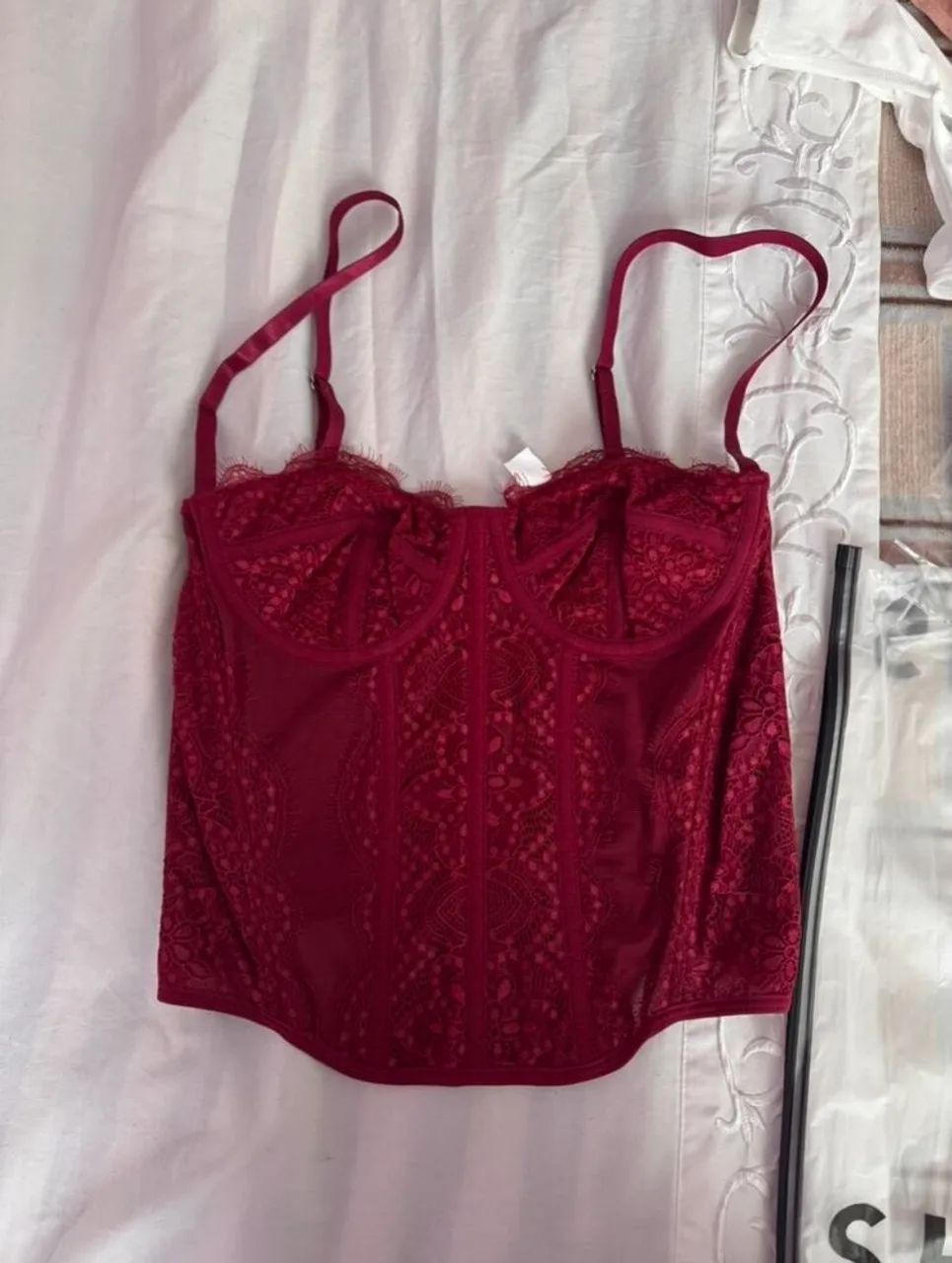 Corset de renda vinho
