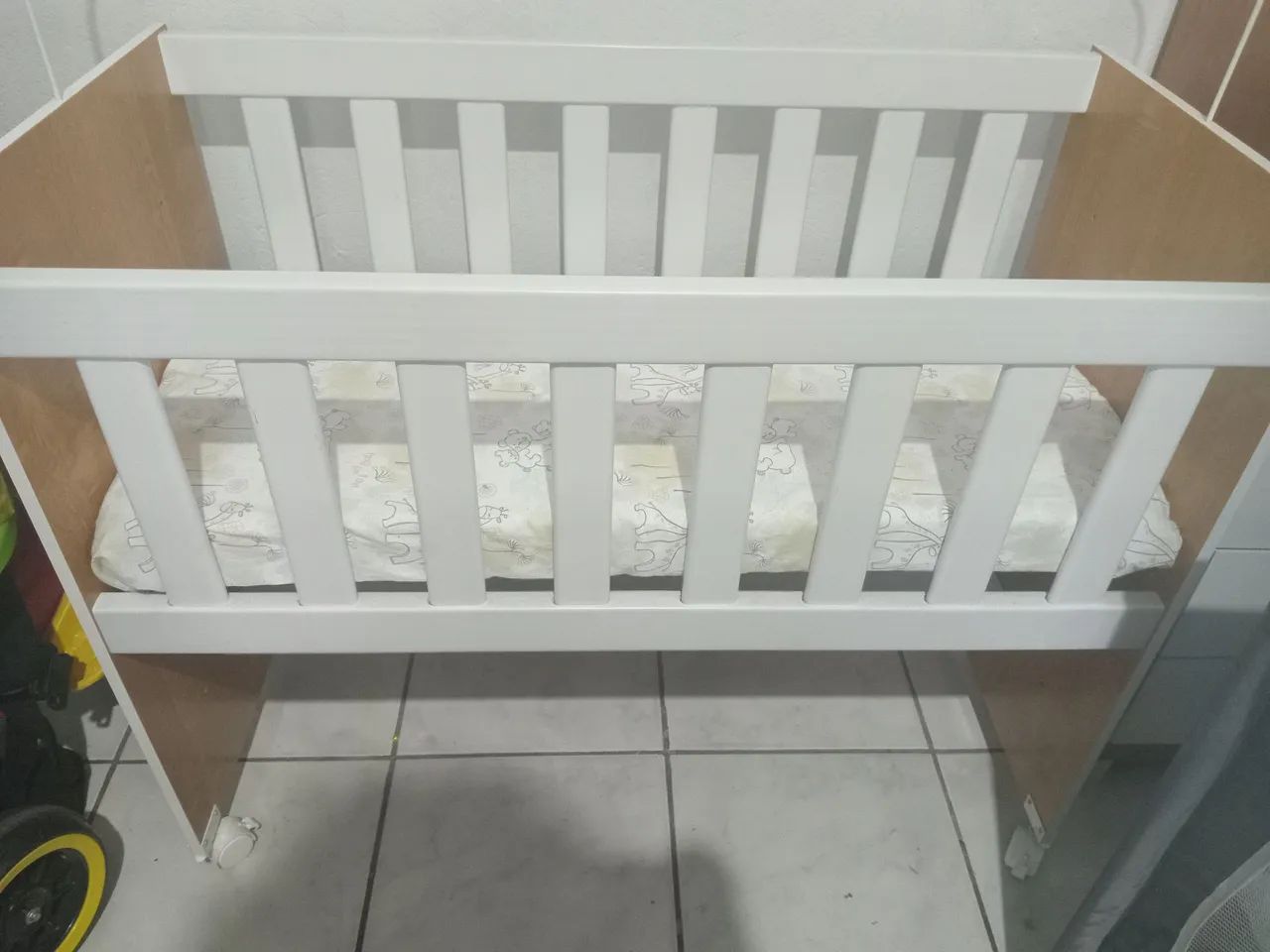 Mini berço  com colchão  - Foto 2