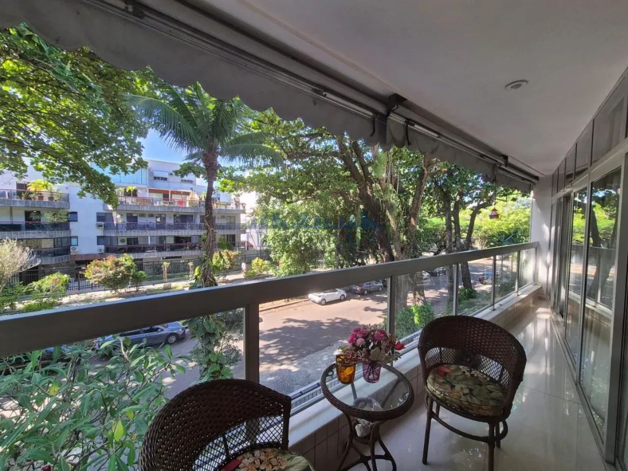 Excelente apartamento em localização privilegiada com 130m, 2º andar, 3 quartos