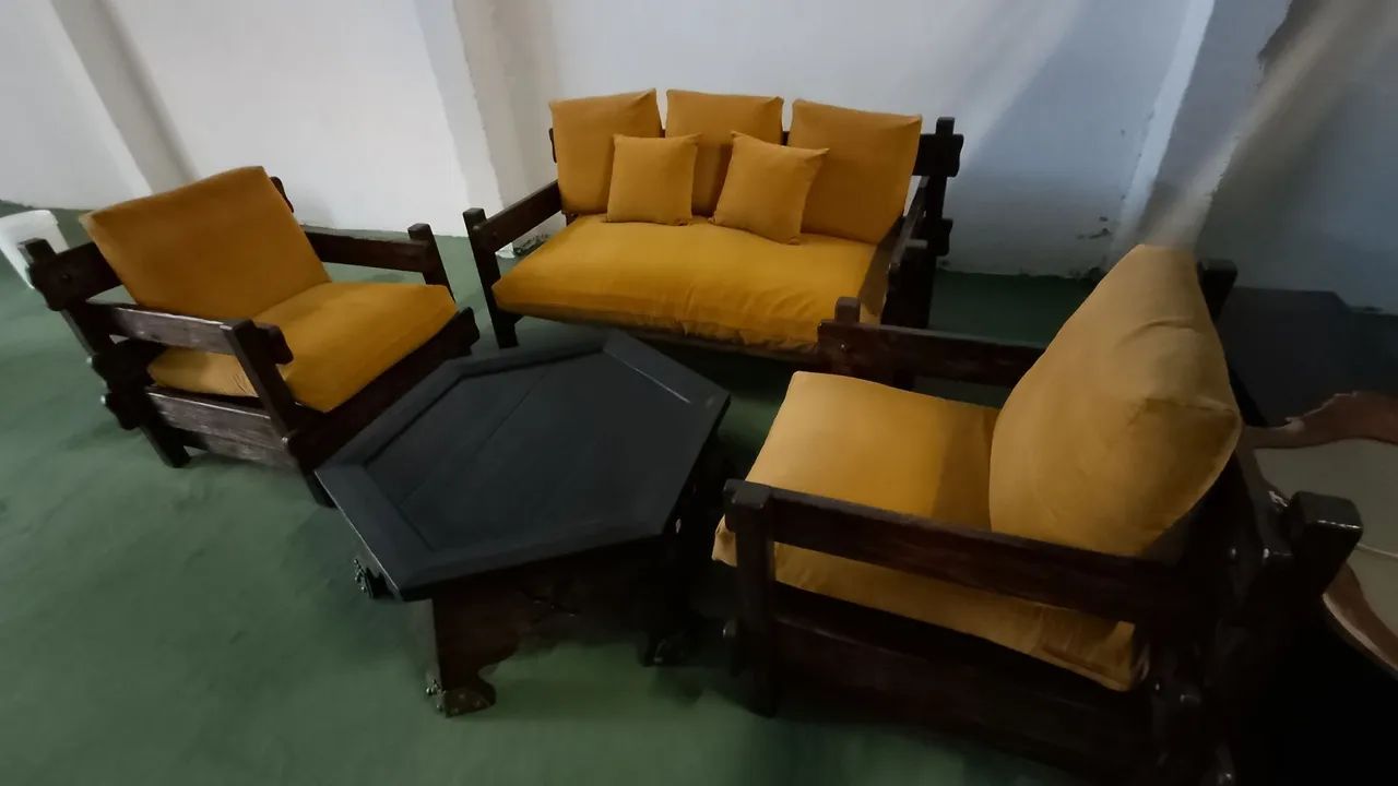 Sofá Conjunto Antigo Vinhático Almofadas