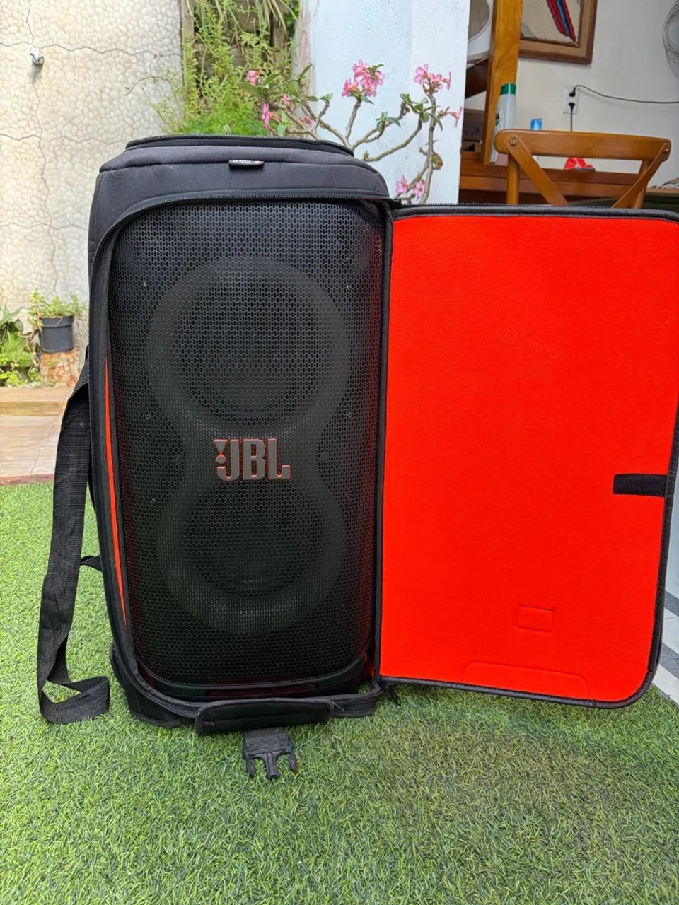 Caixa JBL 320 