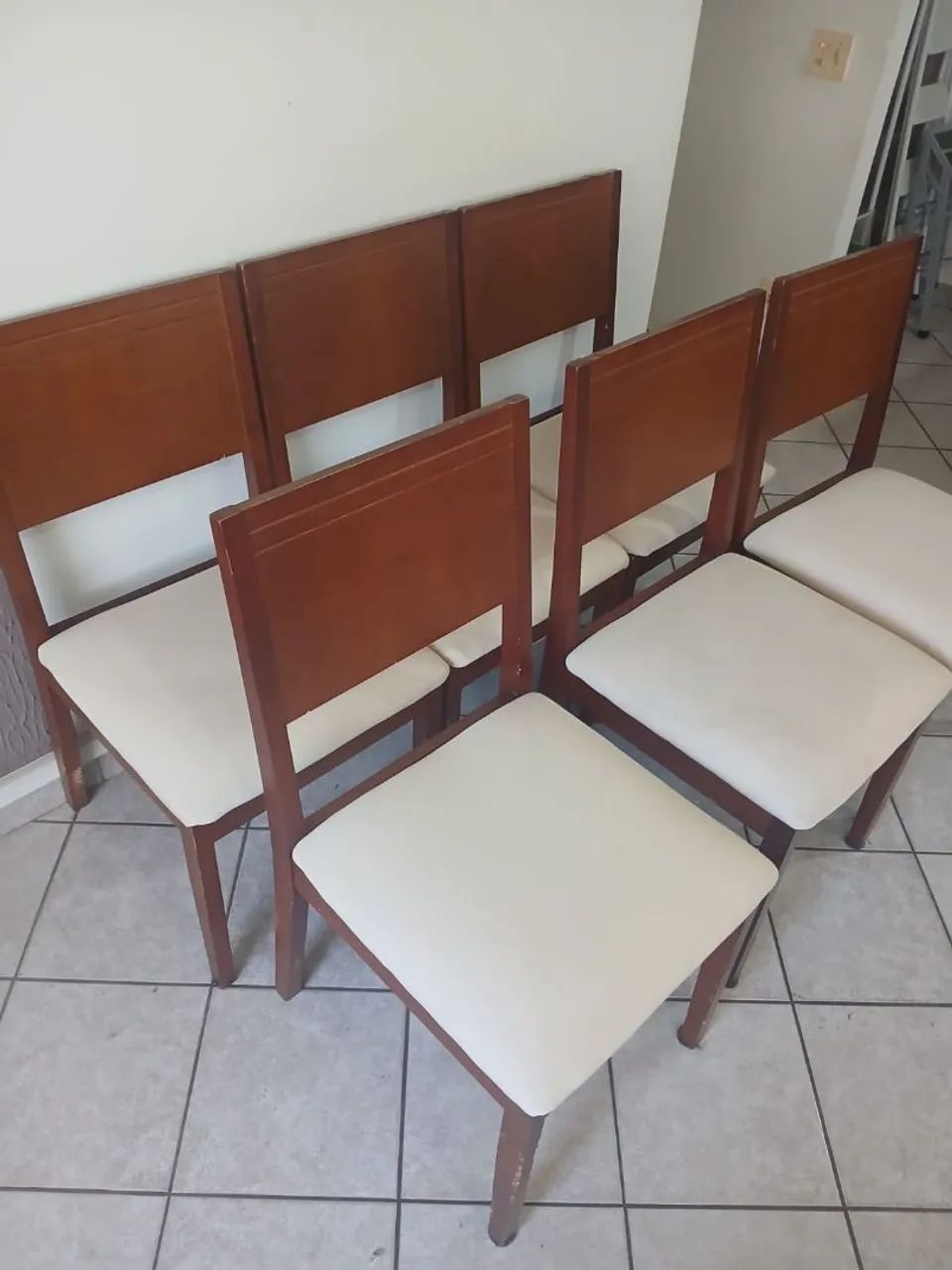 MESA DE JANTAR MADEIRA MACIÇA CEREJEIRA COM 6 POLTRONAS  - Foto 4