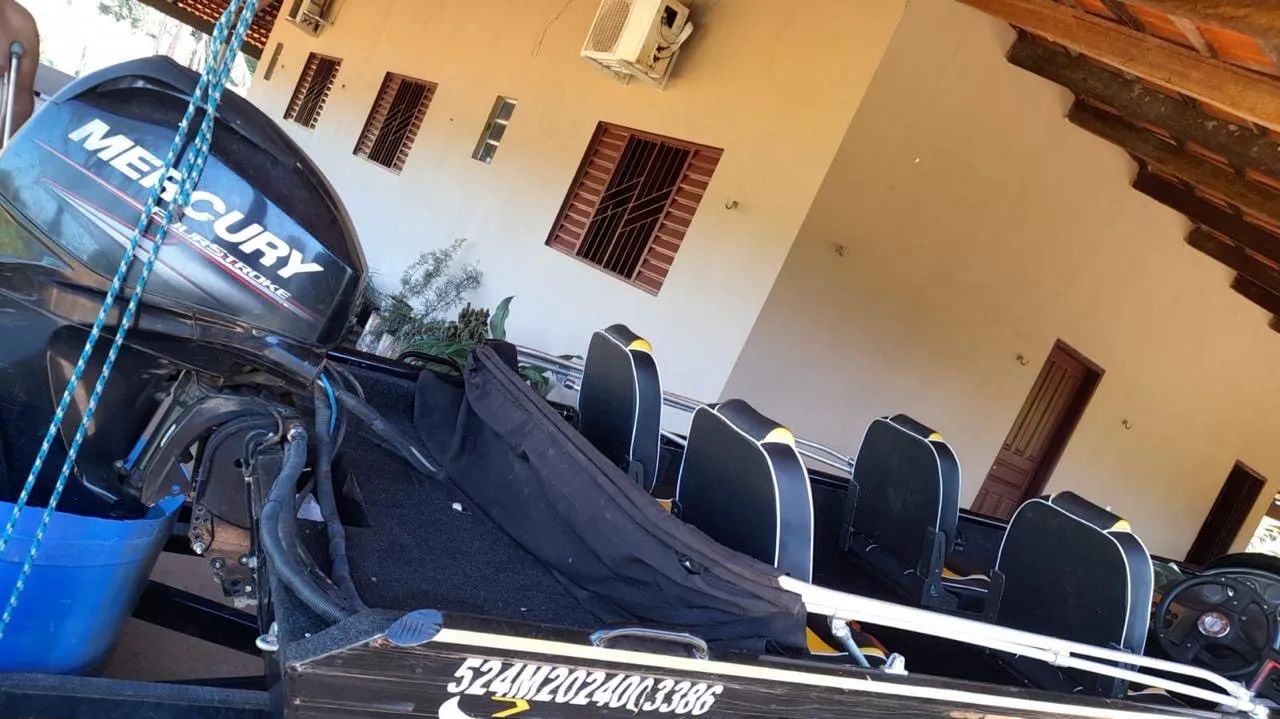 Barco de pesca de comando - Foto 3