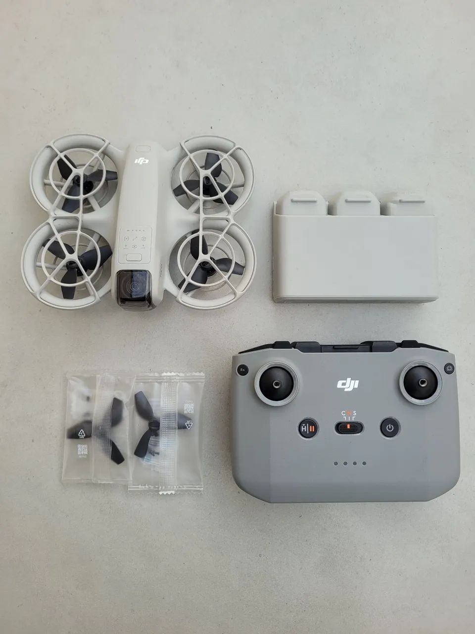 DJI Neo Fly More Combo Completo - 3 Baterias e Controle - Foto 2