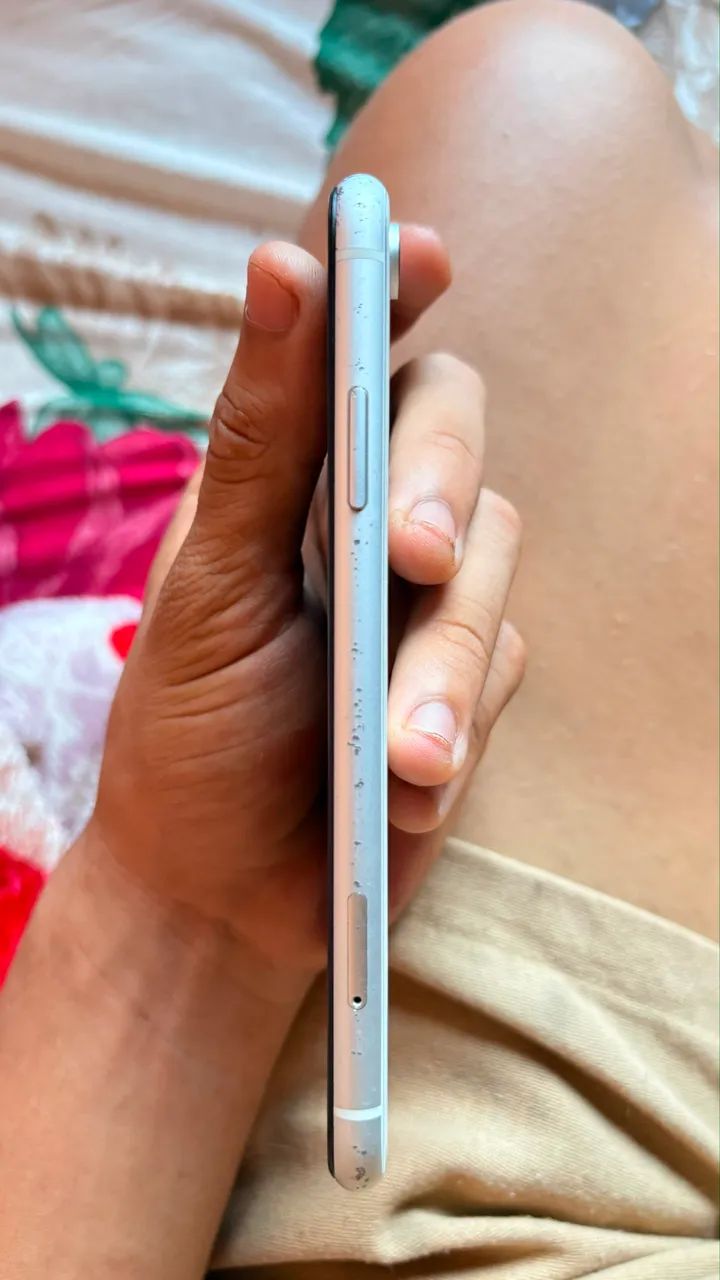 iPhone XR 64 Gb branco 