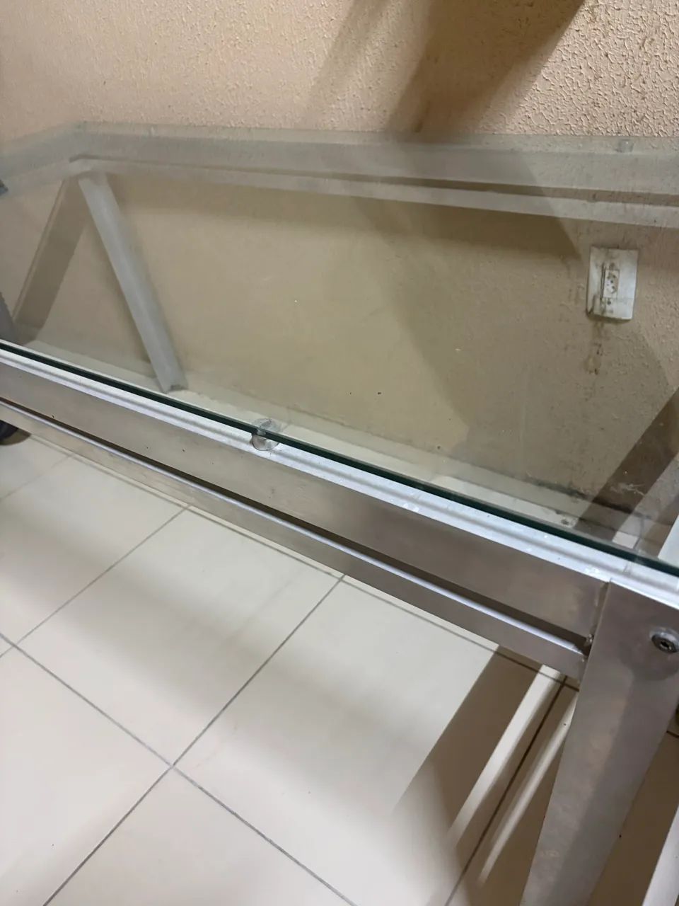 Mesa com a base de aço e superfície de vidro, S/cadeiras 160 x 80 - Foto 3