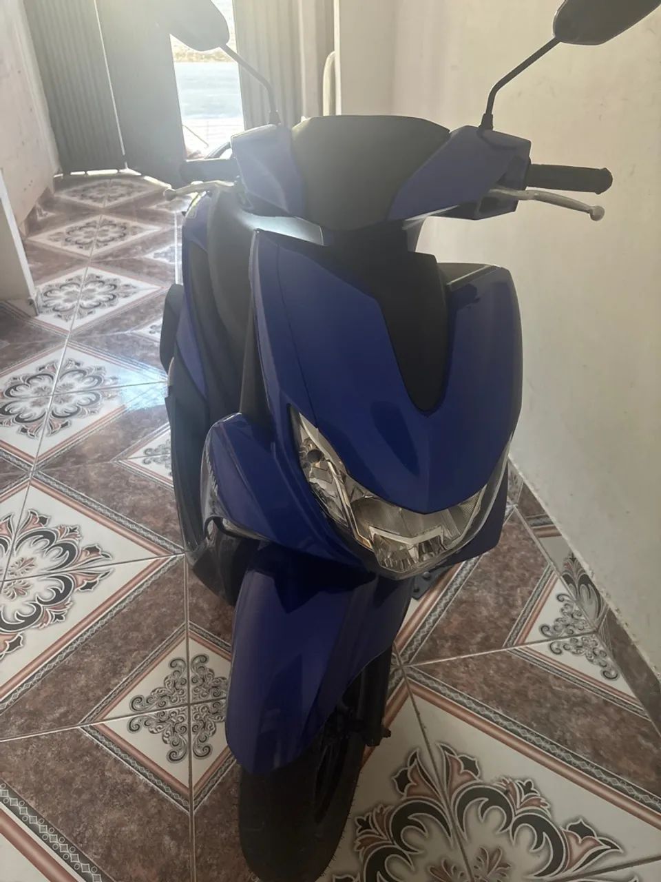 Yamaha Fluo semi nova