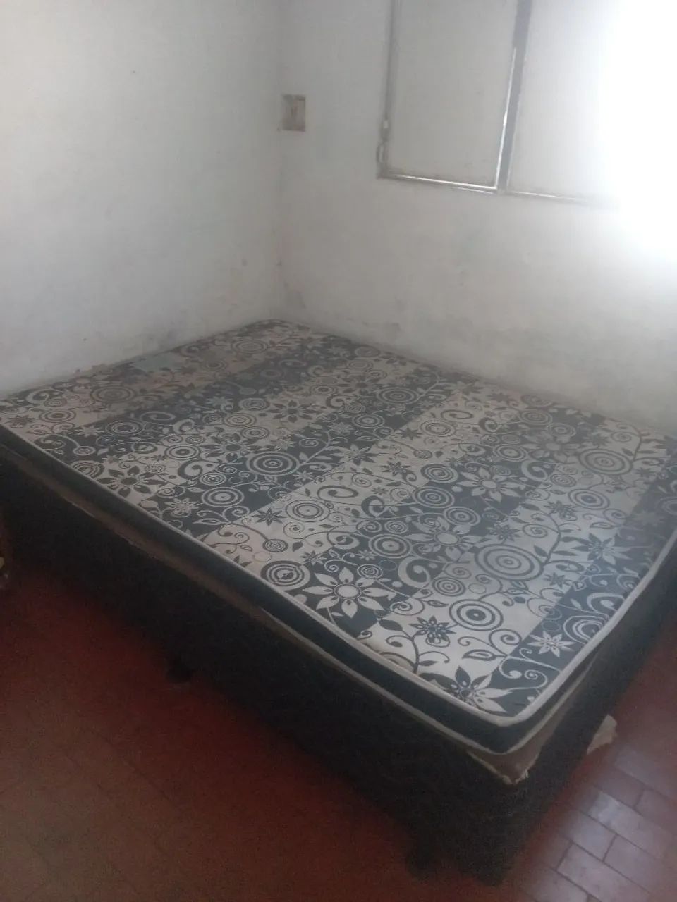 Estou doando uma cama casal e 2 sofá