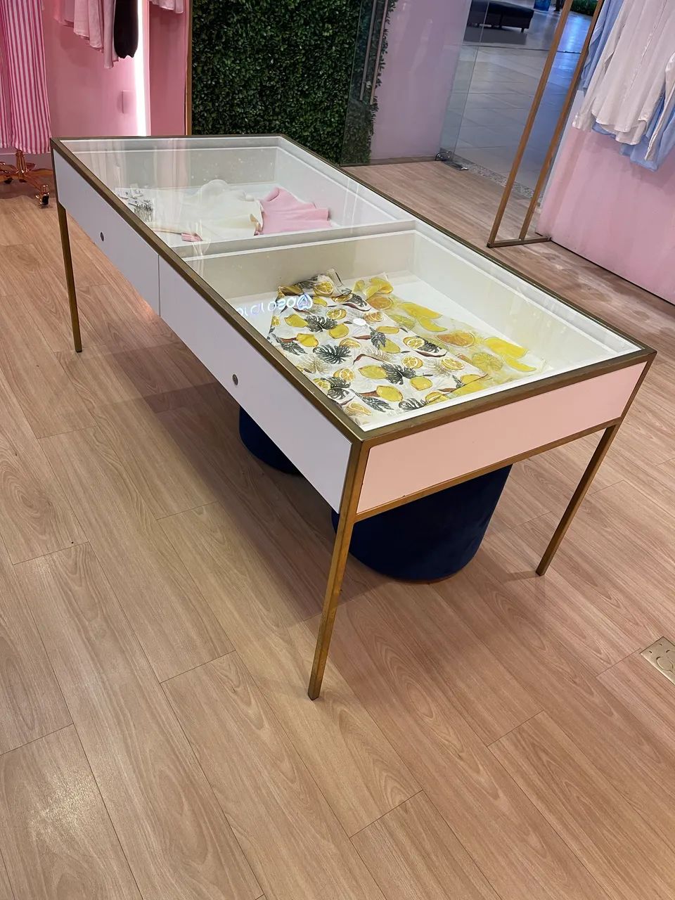 Mesa de centro em perfeitas condições  - Foto 2