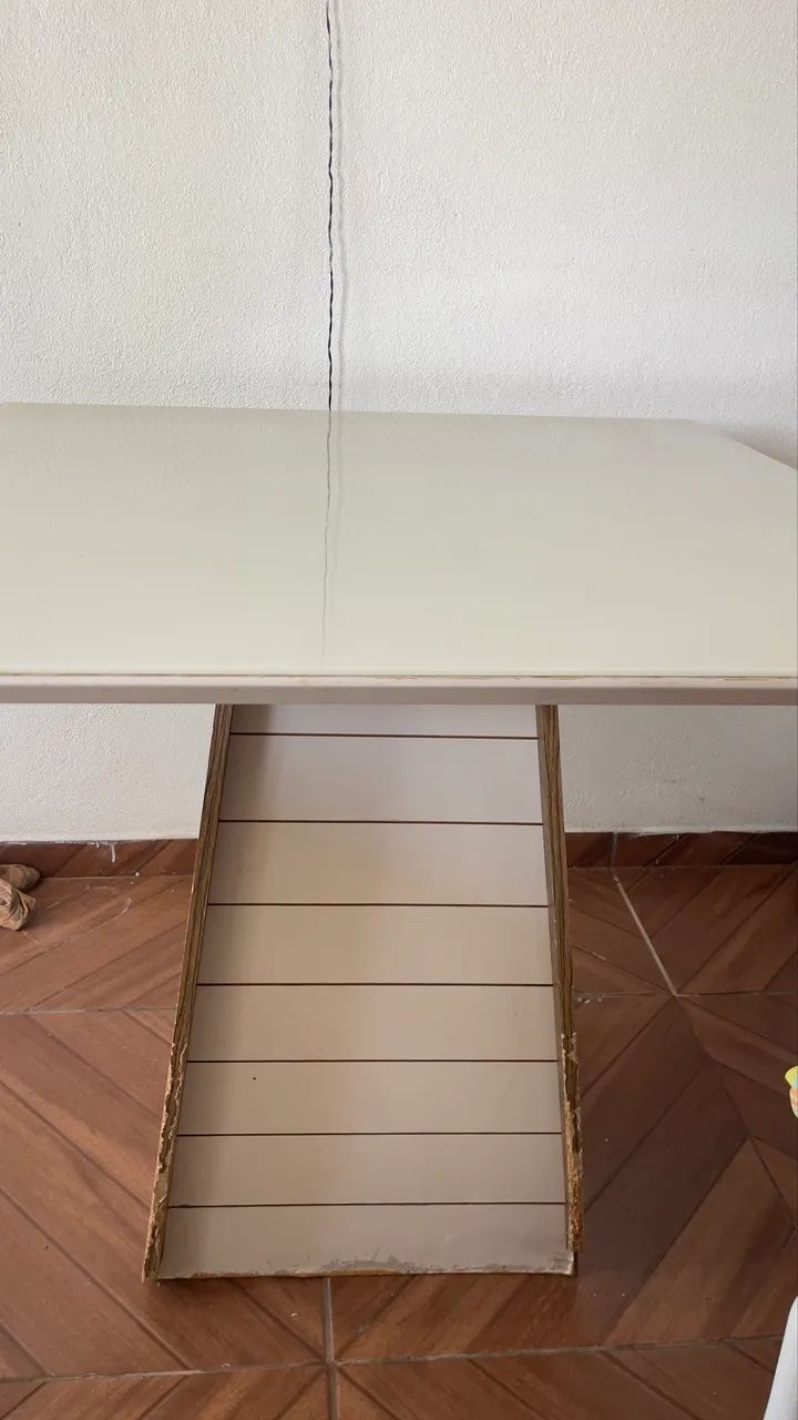 MESA DE VIDRO COM 3 CADEIRAS 