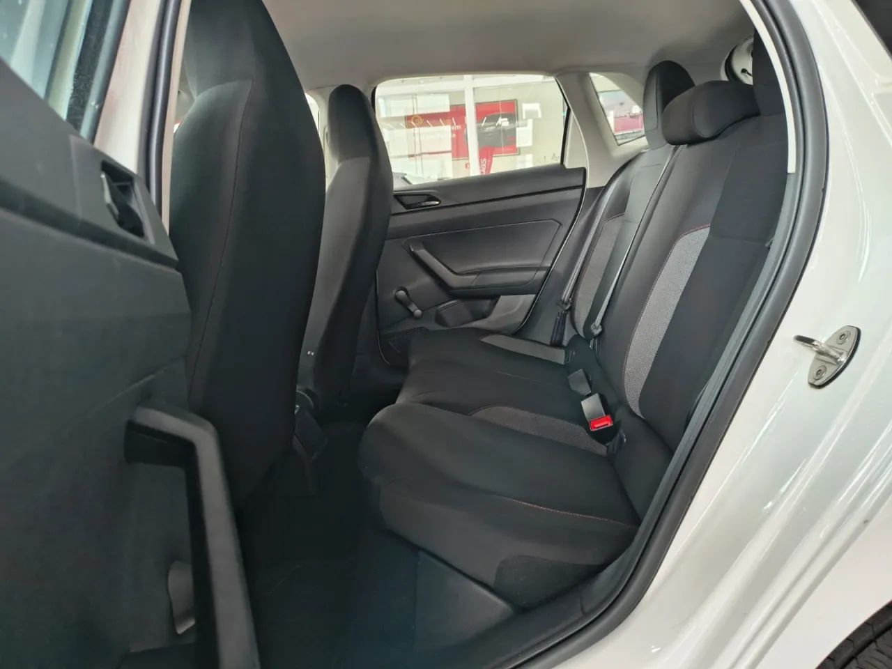 Volkswagen Polo Track 1.0 Flex 12V 5p, foto 12 de 12
