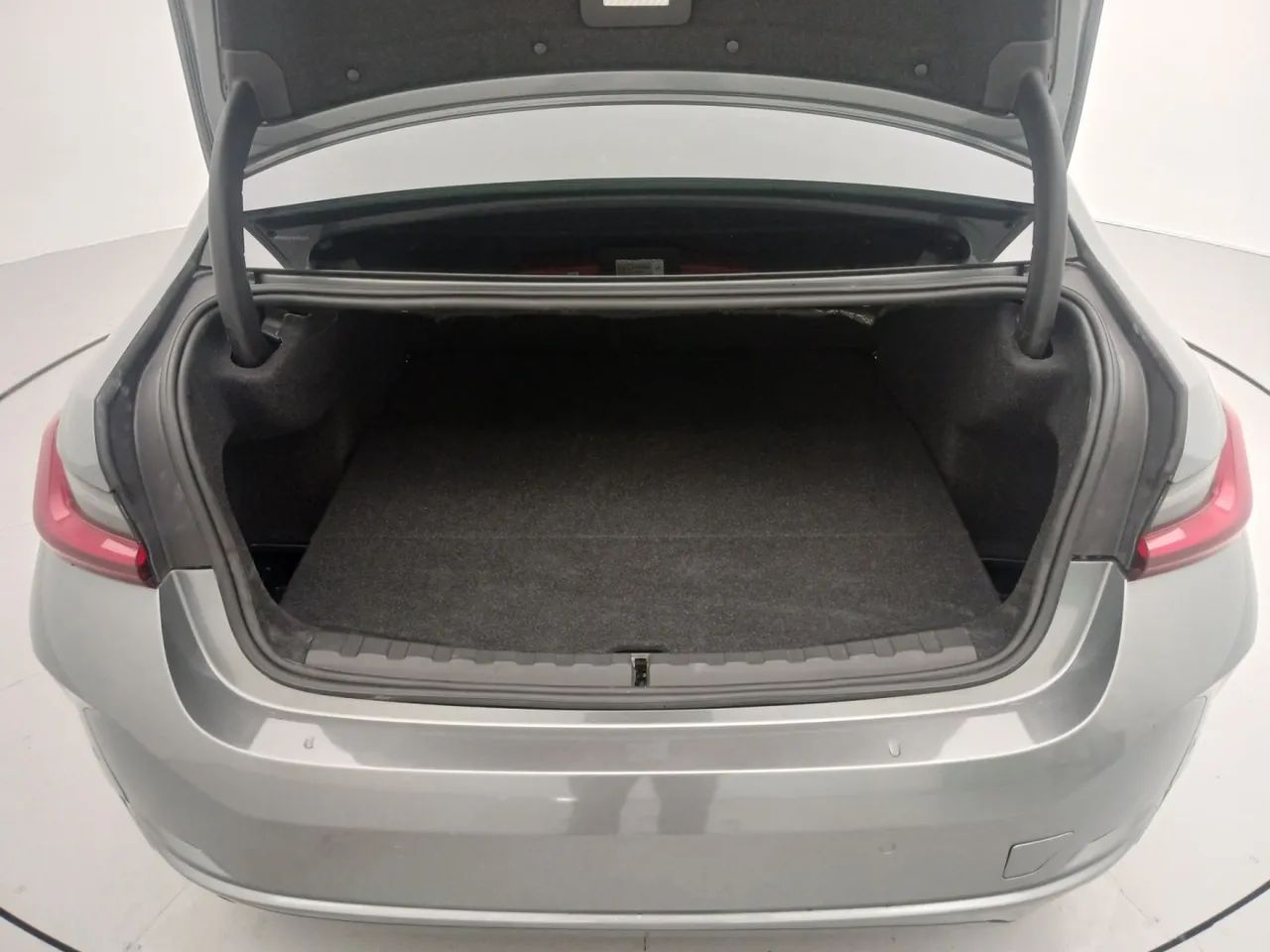 BMW Série 3 320i, foto 9 de 18