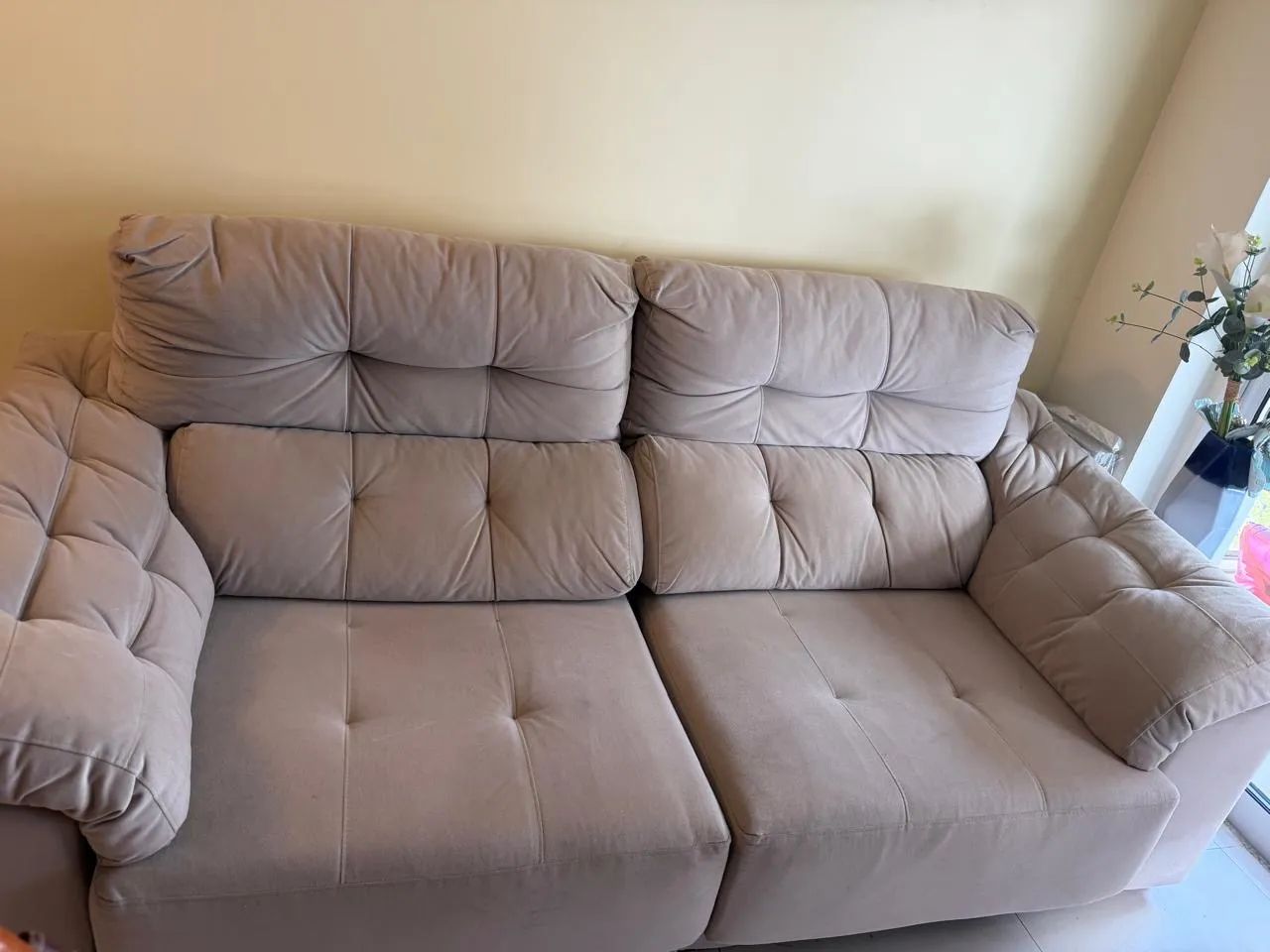 Sofá bege retrátil/cama  - Foto 2