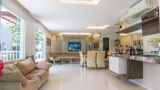 Bosque das Videiras - Casa á Venda com 3 quartos, 3 vagas, 225.60m² (CA0041) - Foto 8