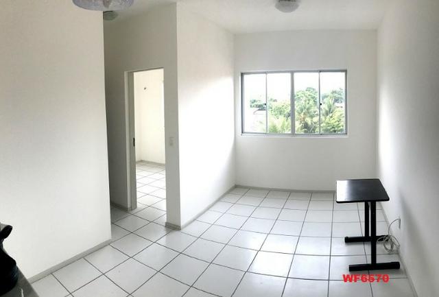 AP1052 Aimará, apartamento com 2 quartos, 1 vaga, condomínio no Cambeba, campo de futebol - Foto 3
