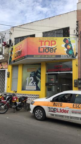 Prédio comercial no Bairro do Salgado